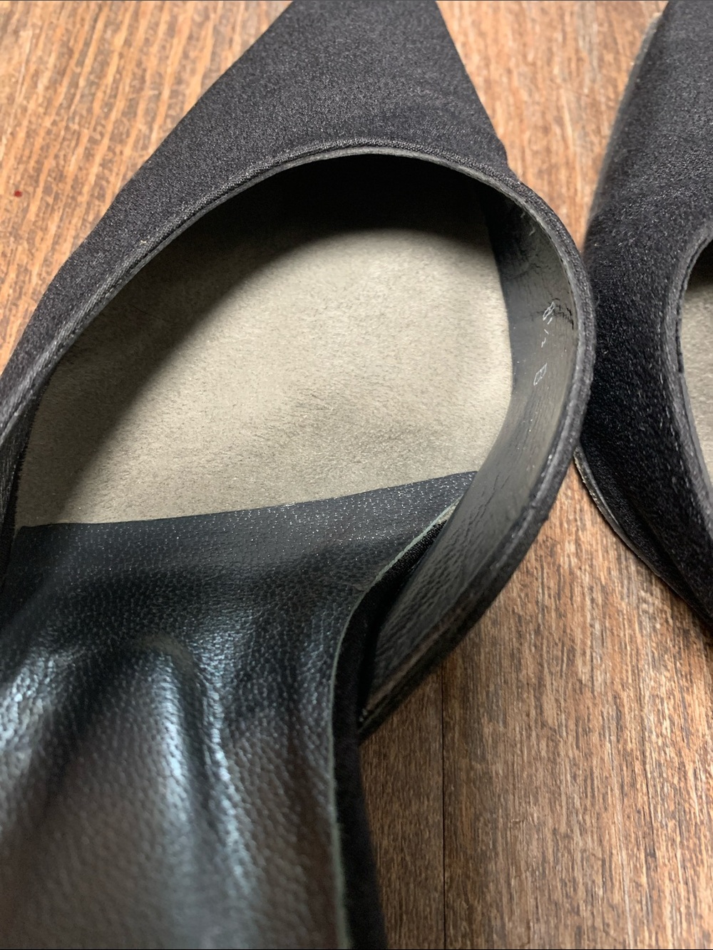Stuart Weitzman Shooter Black Pointed Toe Slip-On Mules size 8.5 - Picture 11 of 12